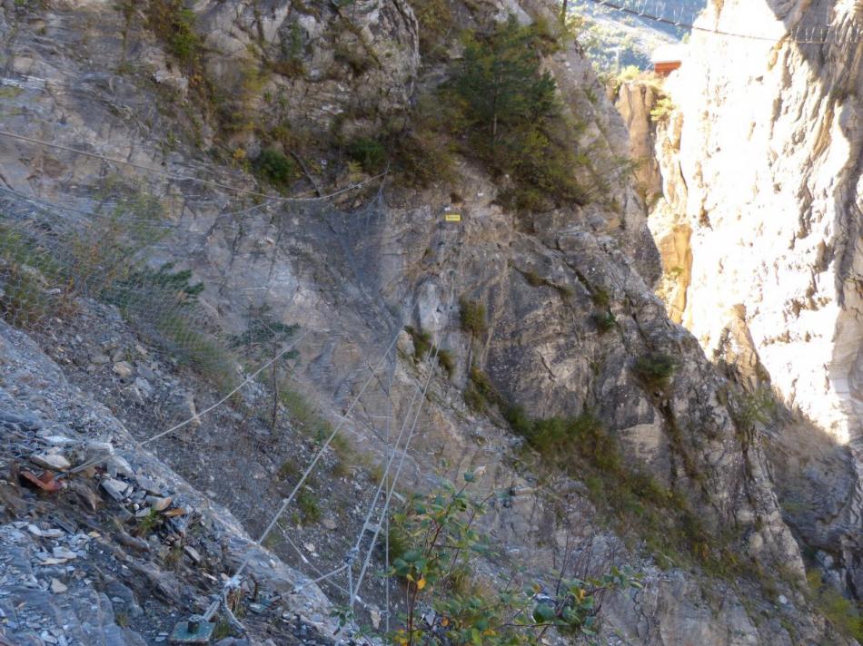 la traversée du pont tibétain dan sla noire  (gorges de la Durance)