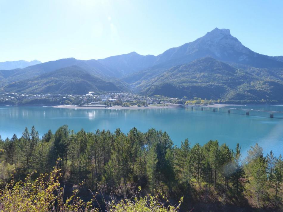 Savines le lac depuis la route vers Puy Sanières