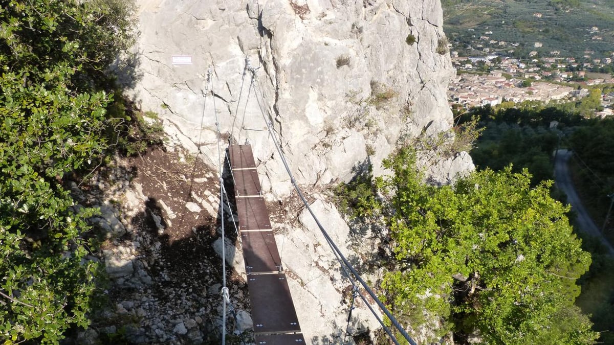 la petite passserelle (la pitchoune à Buis les Baronies)