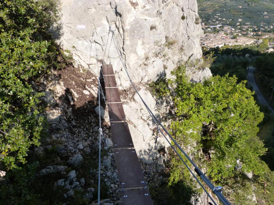 la petite passserelle (la pitchoune à Buis les Baronies)