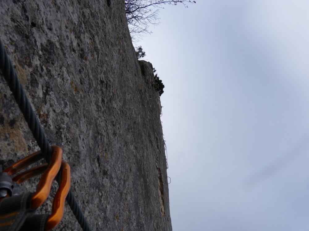 En haut à droite c'est le croisement avec la descente de la