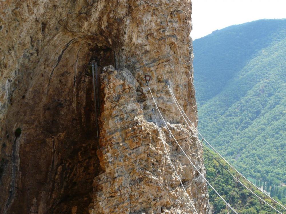 Echelle renversée et pont népalais à la via de Digne