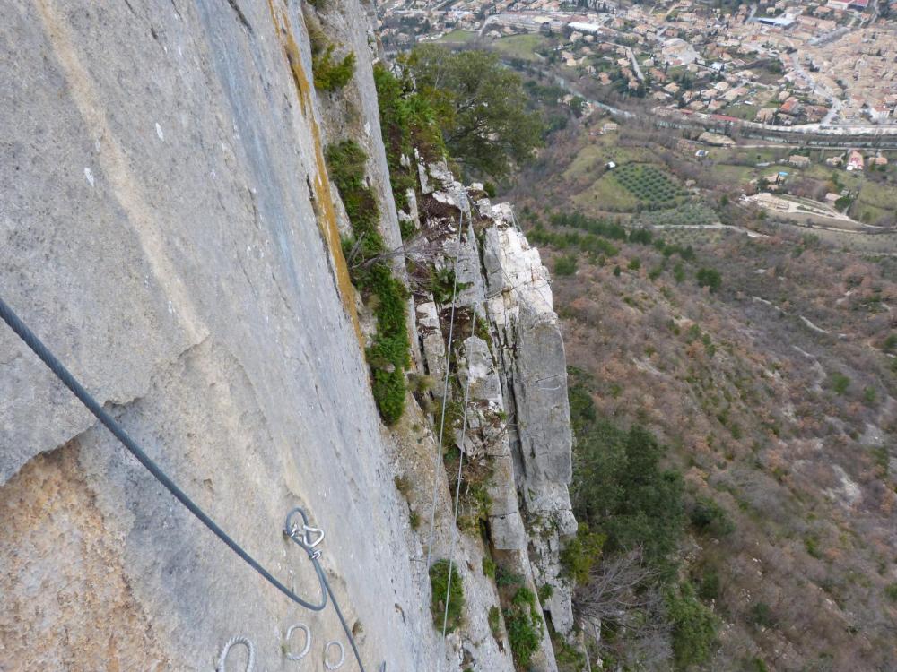 au dessus d'un pont de singe "Roumpo quièu" à Buis les Baronies 