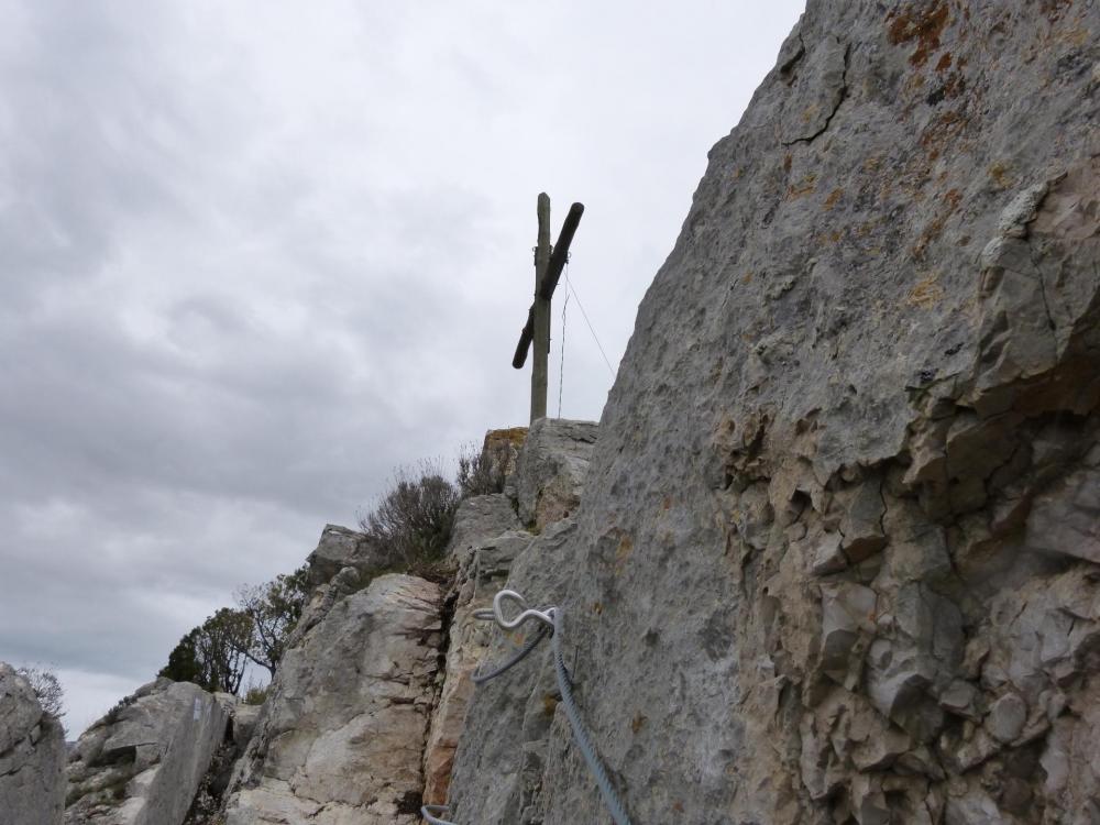 La croix du rocher St Julien à Buis les Baronies