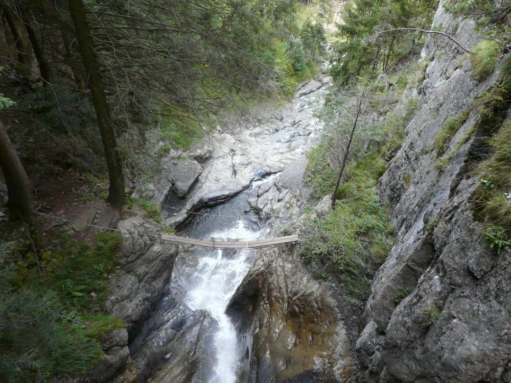 Via ferrata de la Tière, vue plongeante sur la première passerelle