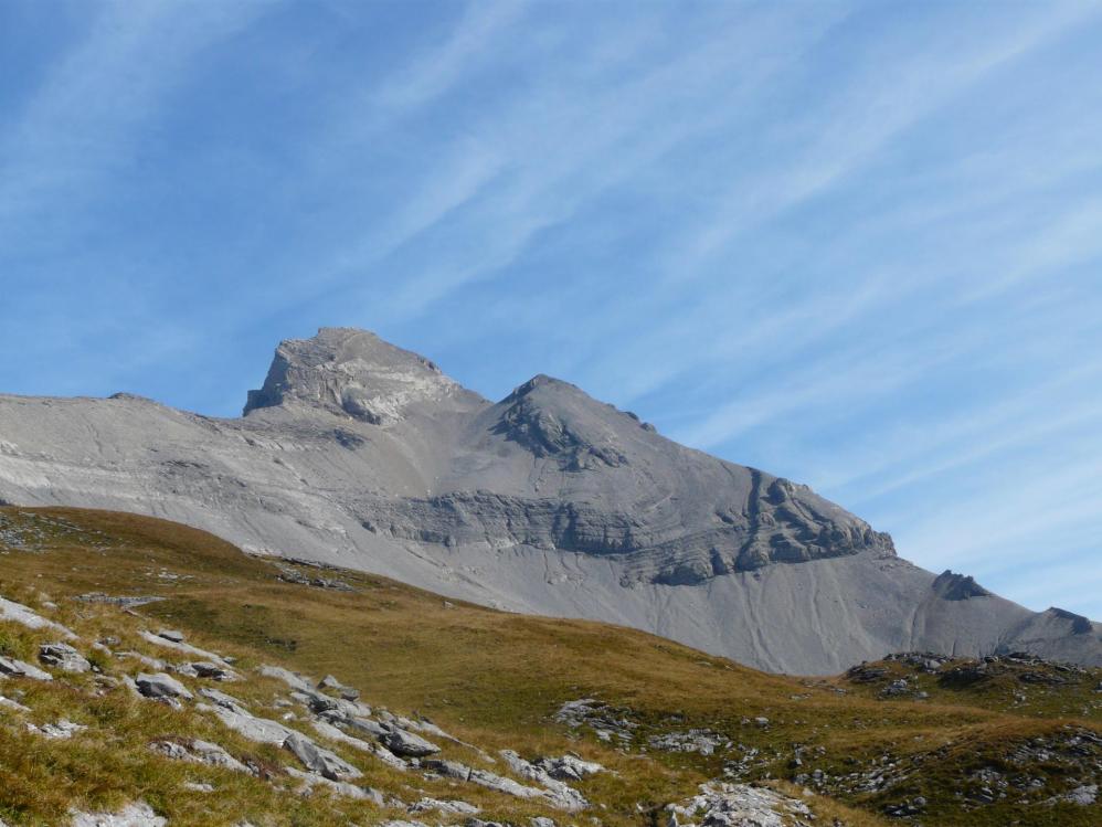 la haute-cime (dents-du-midi) vue depuis la cabanne de Susanfe