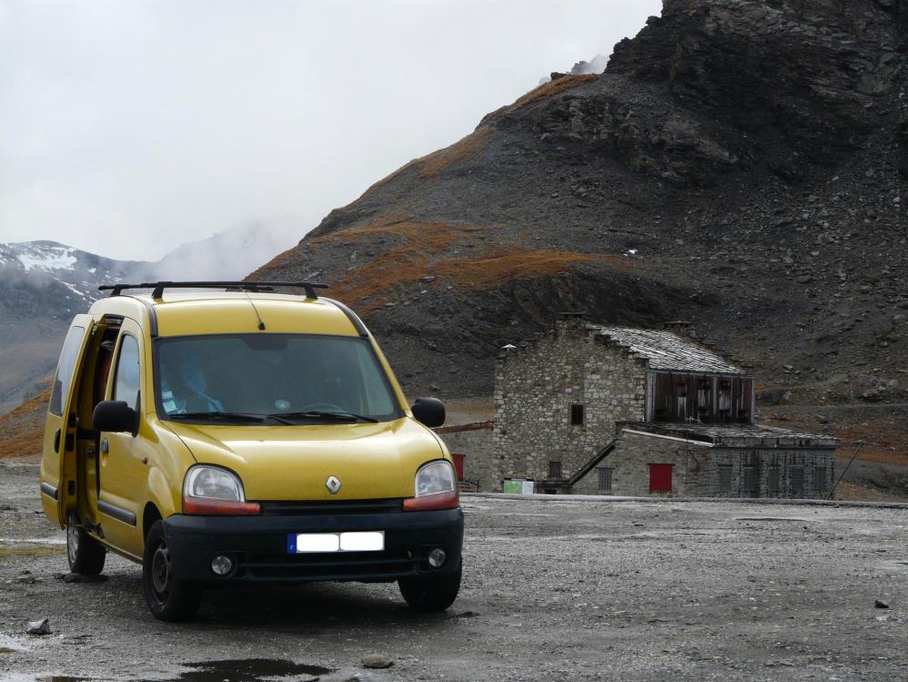 Stationnement de nuit au col de l' Iseran