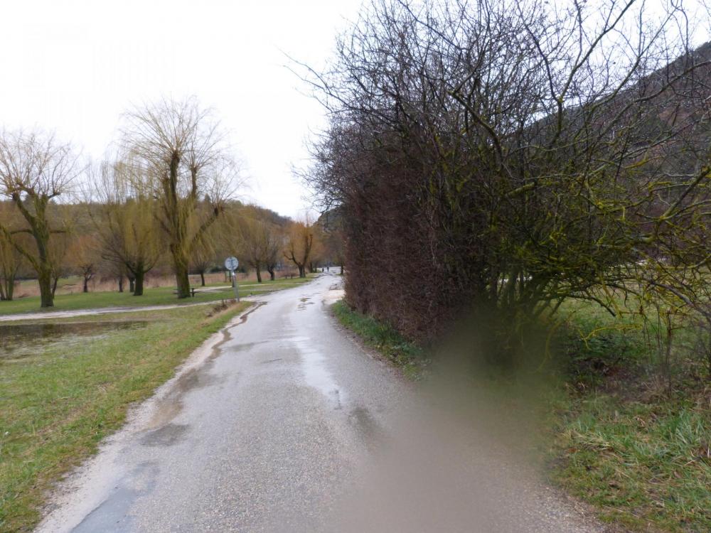 la route qui fait la jonction entre le lac du Bourget et Monieux