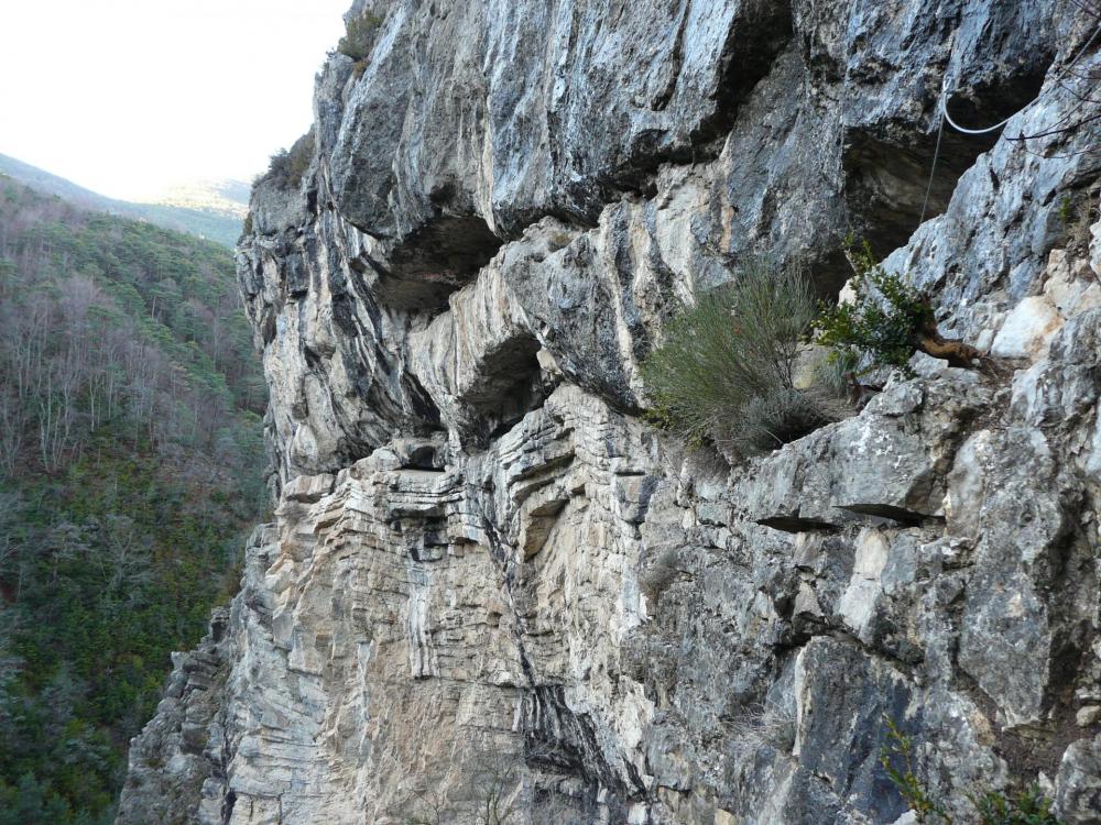 à la sortie de la partie déversante de la via des Gorges de l' Agnielles