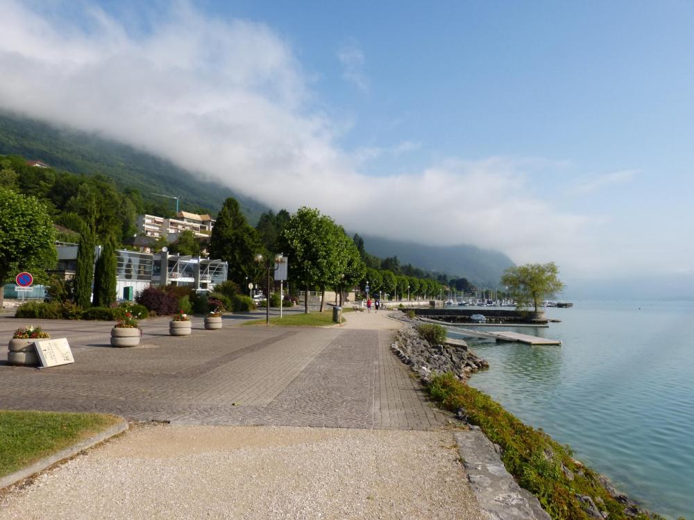 les rives du lac du Bourget entre Bourdeau et Bourget du lac.