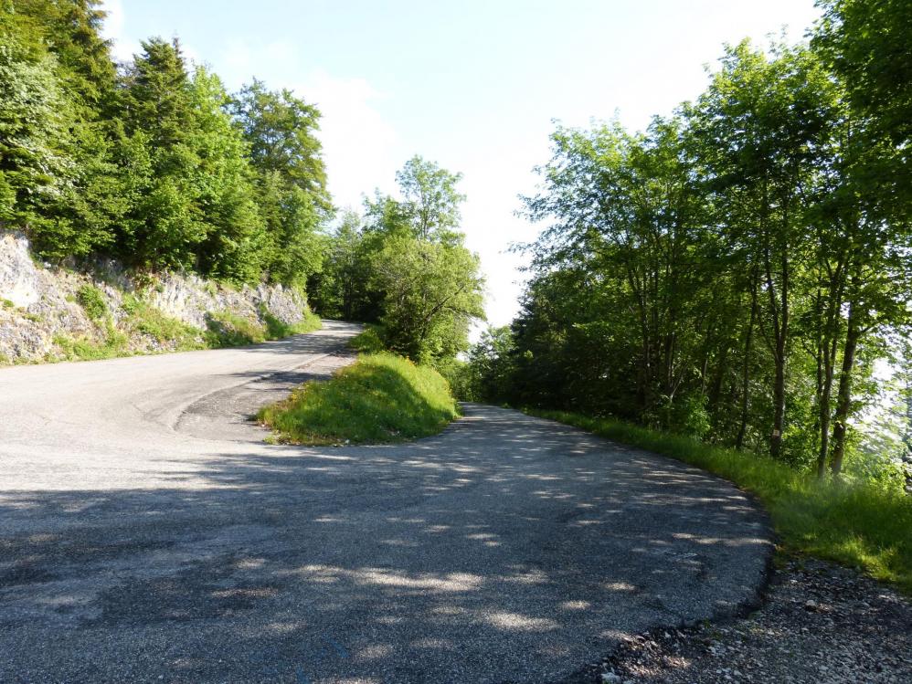 Lacets sans fin dans la montée au relais du Chat Lacets sans fin dans la montée au relais du Chat !