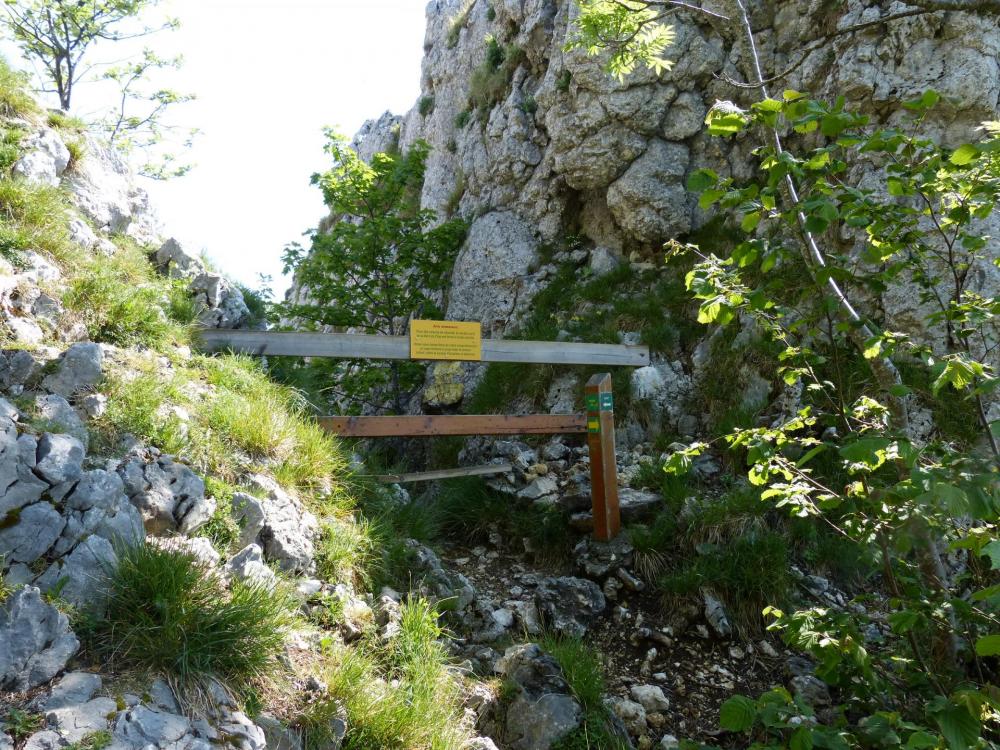 l' accès depuis le couloir nord à la dent, passage à présent fermé