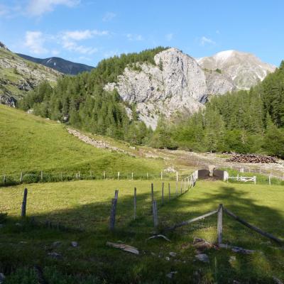 Le site de la via de Rouanne depuis Ancelle dans les hautes Alpes