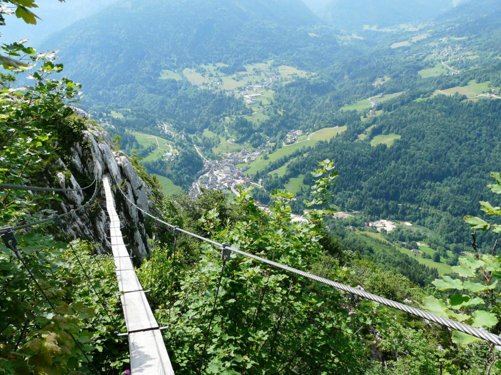 La première passerelle de Roche Veyrand