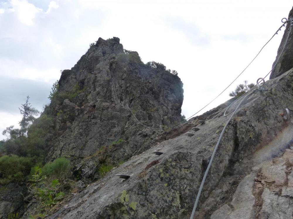 l' itinéraire de sortie après la tyrolienne de la via ferrata adulte de Planfoy