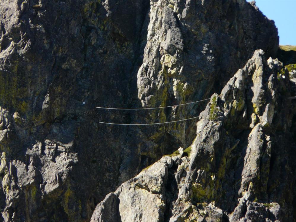 via des trois fontaines à Chamrousse, le pont de singe !