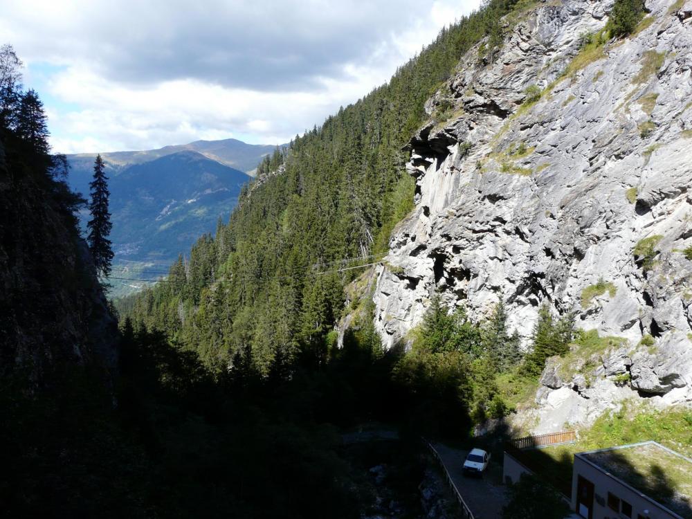 Vue générale sur la deuxième partie de la via du lac de la Rosière