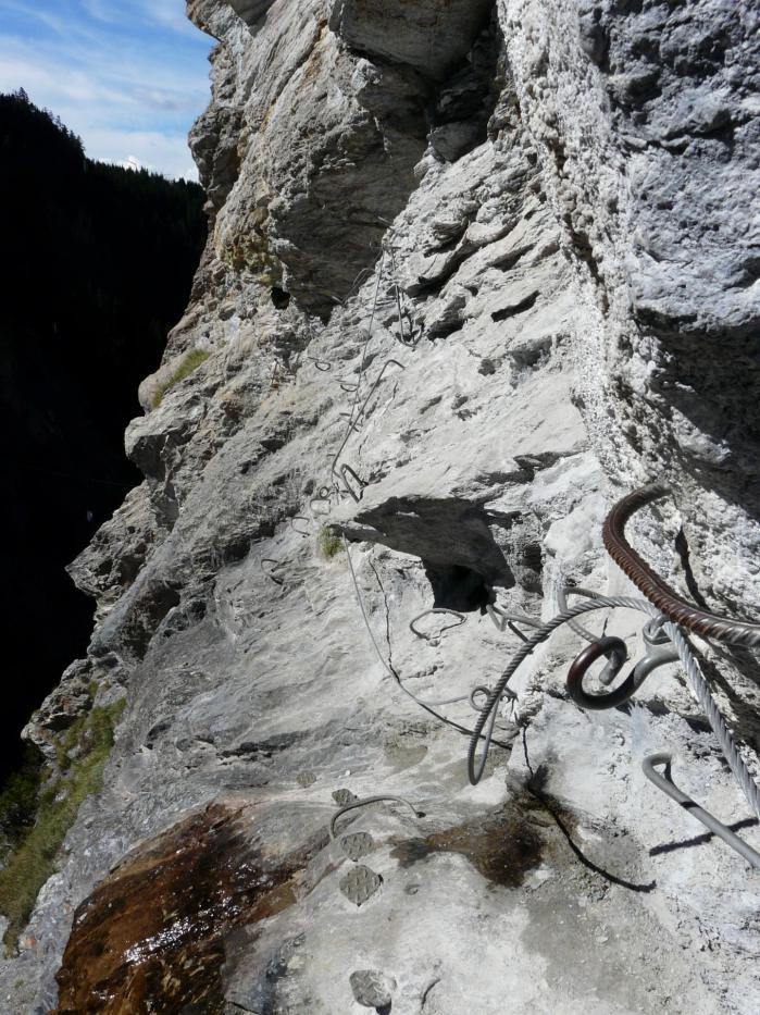 des passages aériens sur la via du lac de la Rosière