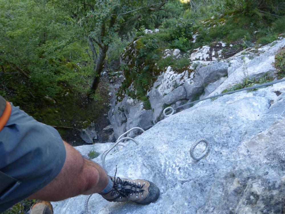 on voit bien la partie déversante à la jonction des vias du Chatelard et de la baume à Bellevaux