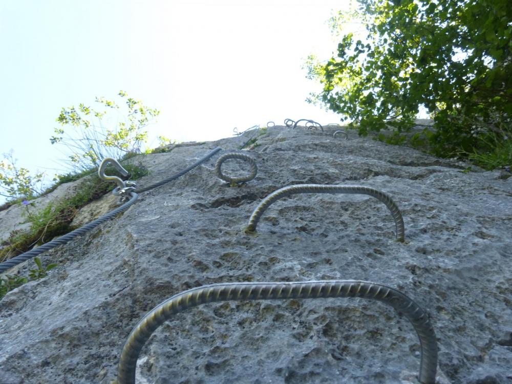 au dessus de la jonction à la via du Chatelard/baume à Bellevaux