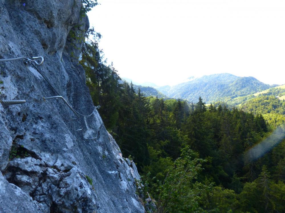 Traversée descendante sur la fin des vias du Chatelard /Baume à Bellevaux