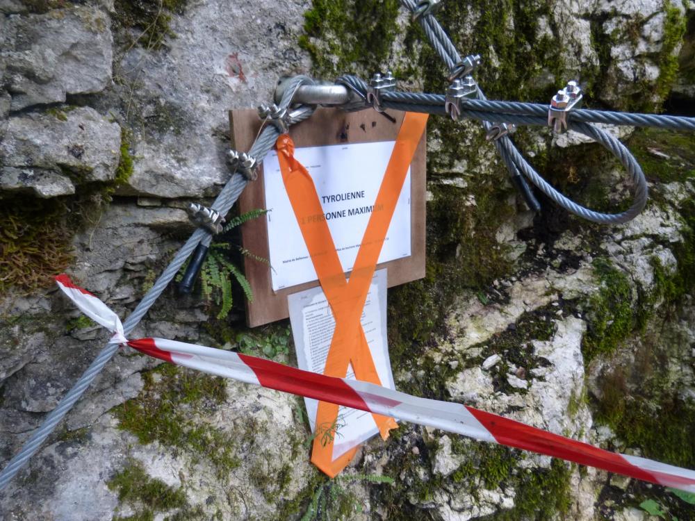 Tyrolienne non autorisée au 27/07/2014
