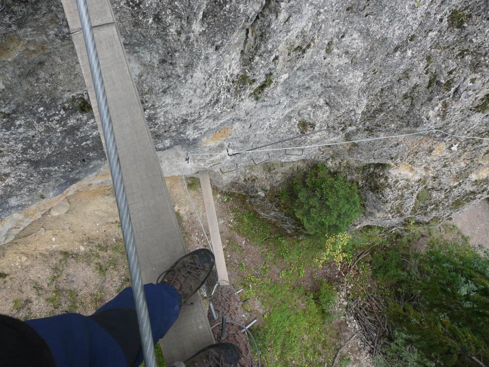 Un petit peu de sensation aérienne sur la via ferrata de l' école buissonière à Aussois