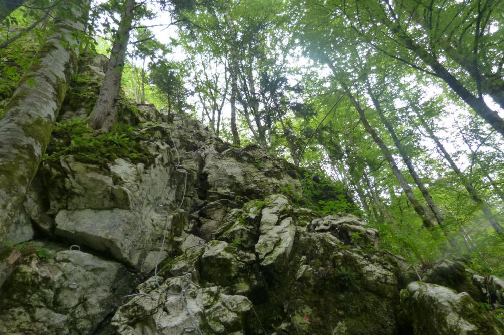 le départ de la via ferrata de la grotte de cristal à Bellevaux