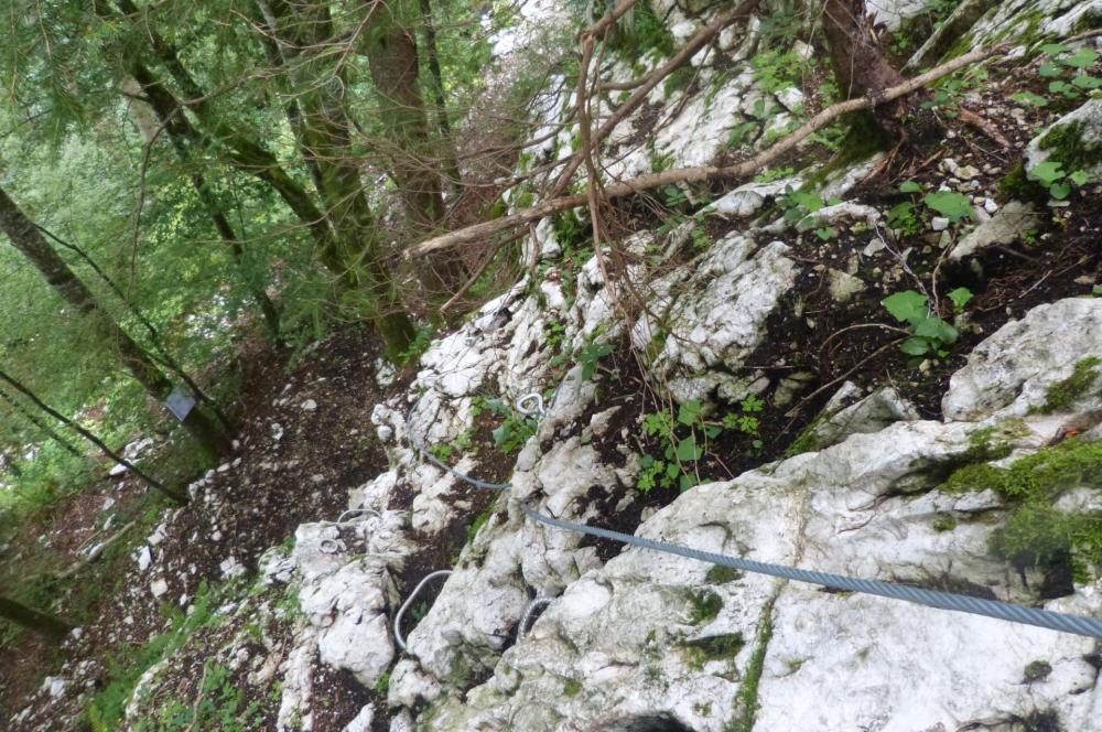 le départ de la via ferrata de la grotte de cristal à Bellevaux