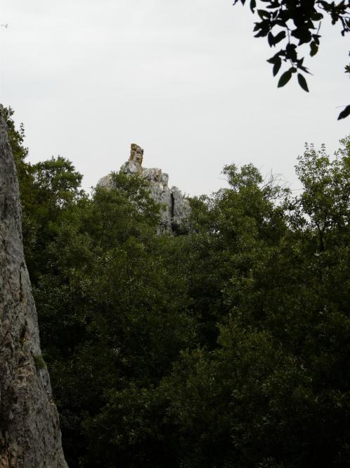 en arrivant sur le site du rocher de l' aigle