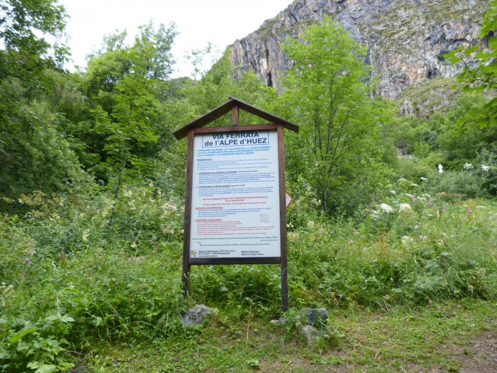 Panneau d'info au pied des vias des gorges de sarenne