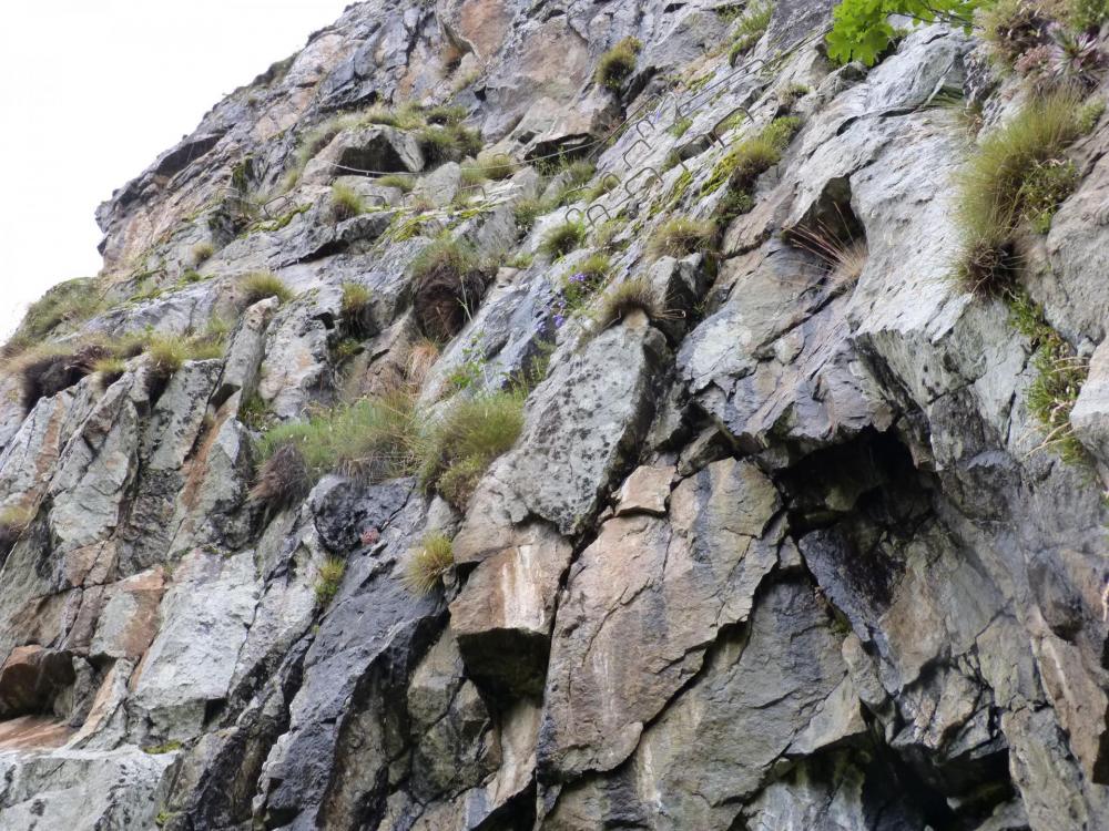 la via des gorges de Sarenne après un début tranquille, se redresse rapidement !