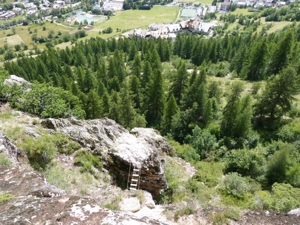 parcours 2 via du rocher du Bez, la passerelle vue du dessus