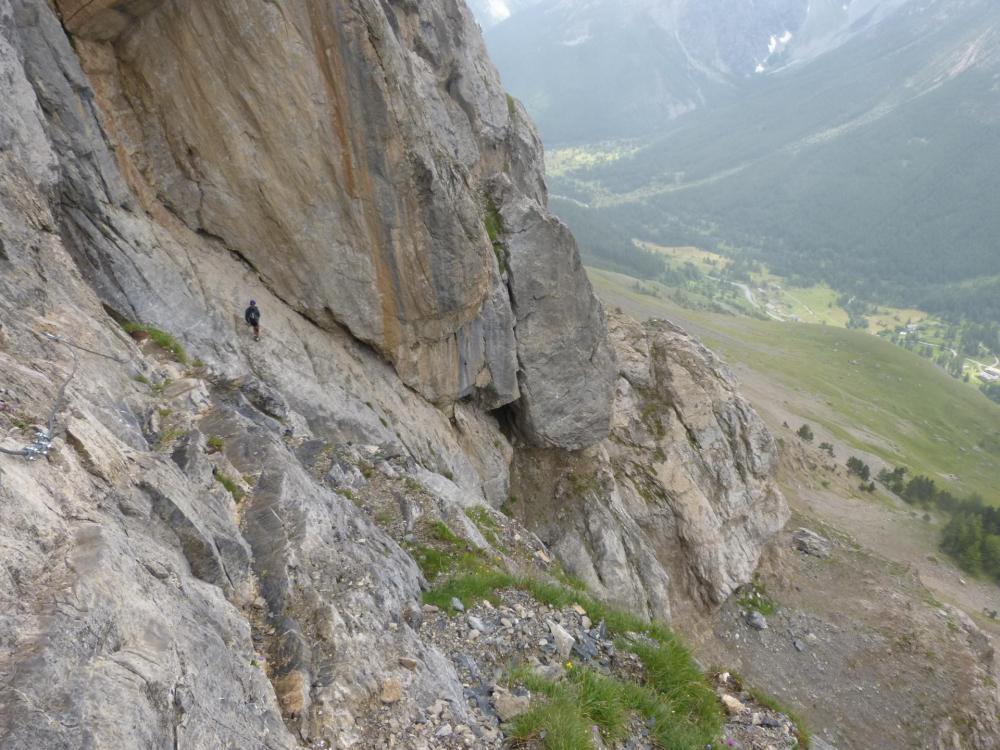 le passage des dalles inclinées après l' echelle (via du Lauzet)