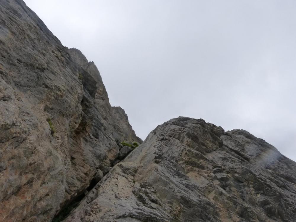 remontée verticale après le passage étroit (via de l' aiguillette du Lazet)