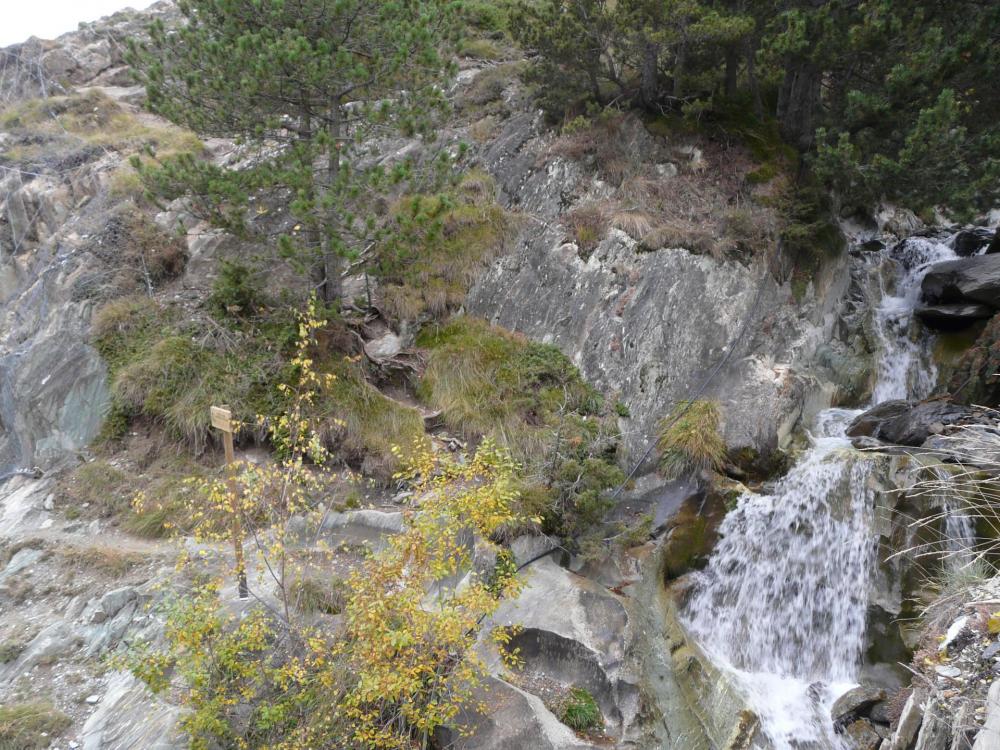 Le sentier de descente - via Roc del Quer