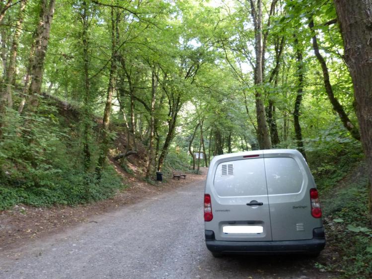 stationnement à St Vincent de Mercuze au départ du chemin d' autrefois