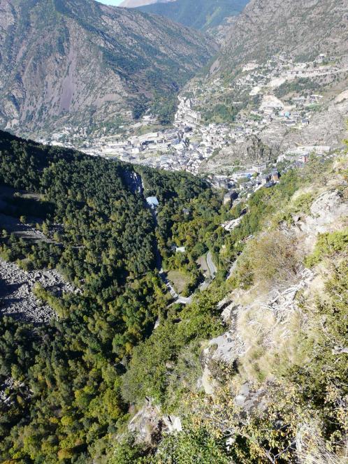 Superbe vue dans le roc d' Escaldés