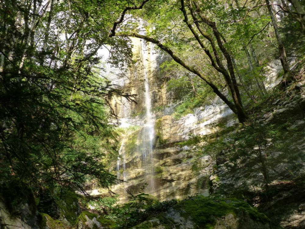 la grande cascade à St Vincent de Mercuze