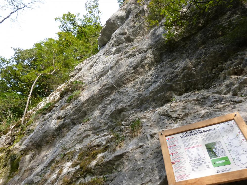 le départ de la via ferrata de st Vincent de Mercuze