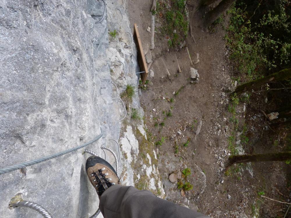 quelques mètres au dessus du départ de la via ferrata du rocher de l' Envers à St Vincent de Mercuze