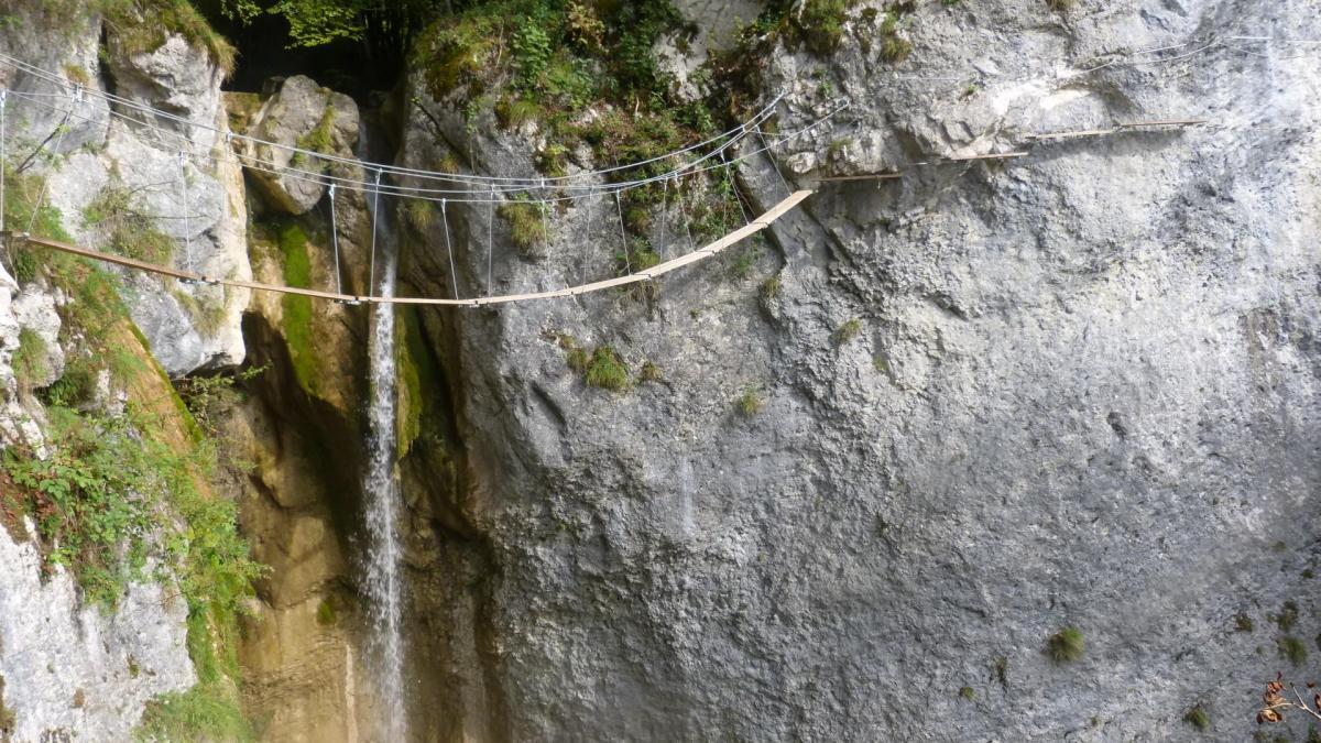 Via  du rocher de l' Envers à St Vincent de Mercuze Isère