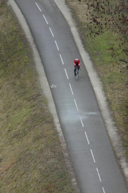 ça roule sur la piste cyclable d' Annecy