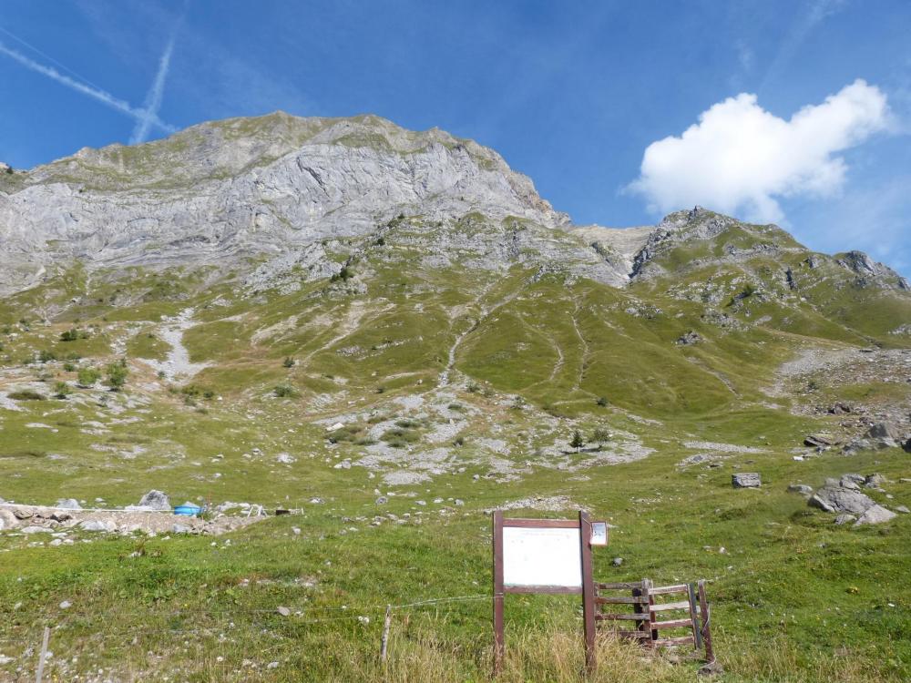 Pancarte d'info au lieu dit "les Bassins" sous le col d' Arpettaz Pancarte d'info au lieu dit