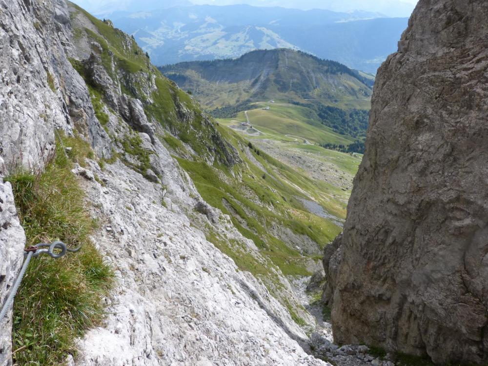 Depuis le Golet de la Trouye, vue sur Les bassins et le col d' Arpettaz