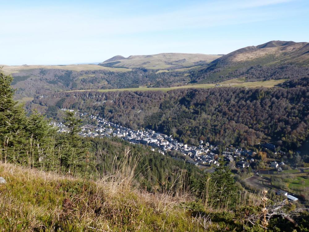 Vue générale sur le Mont Dore depuis le sommet du capucin