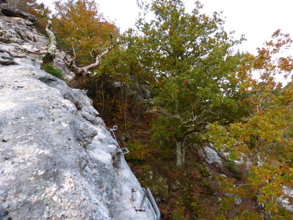 Atelier 3, après le départ vertical longue traversée facile (via de la Dordogne)