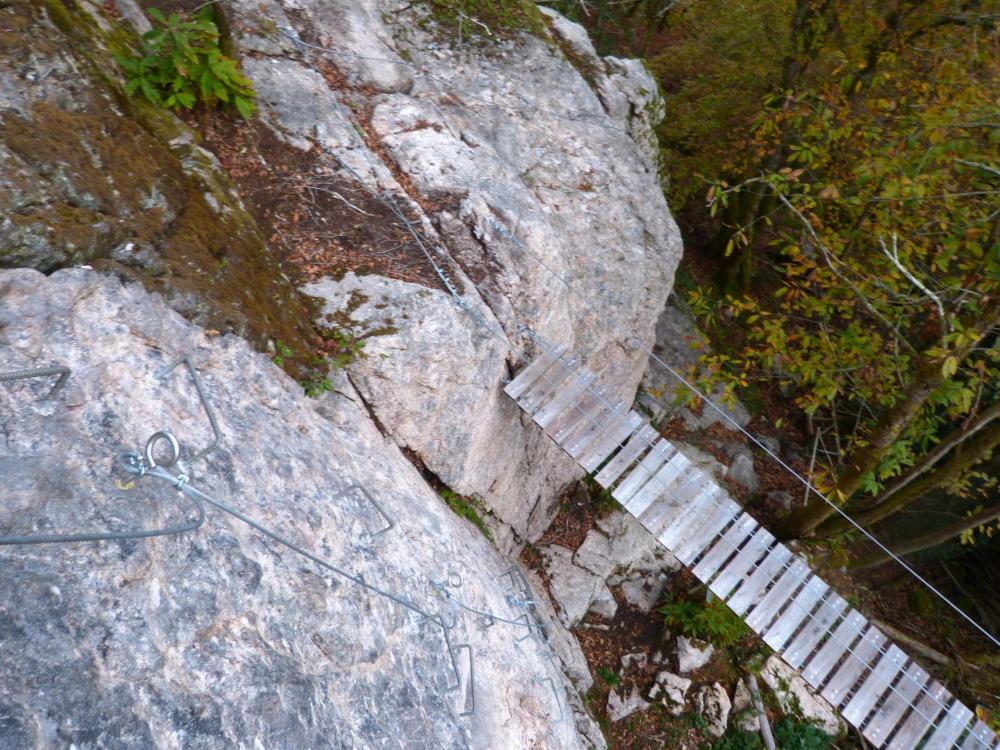Un peu plus haut dans l' ascension de la tour à la via de St Martial d' Entraygues Un peu plus haut dans l' ascension de la tour à la via de St Martial d' Entraygues