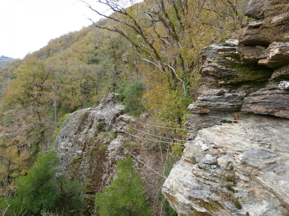 Le premier pont népalais peu avant le ruisseau du Riou sur la via du Gorb Le premier pont népalais peu avant le ruisseau du Riou sur la via du Gorb