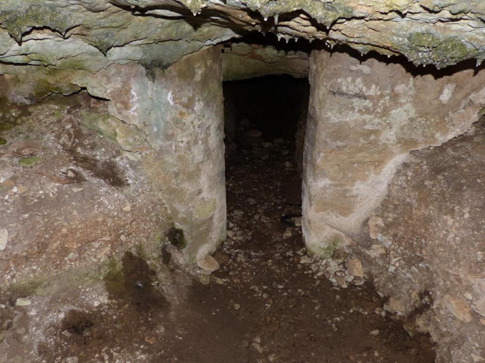 la seconde porte à l'entrée de la caverne du Maure